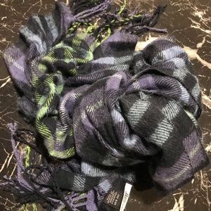 G.H. Bass & Co Scrunch Plaid Scarf 🧣